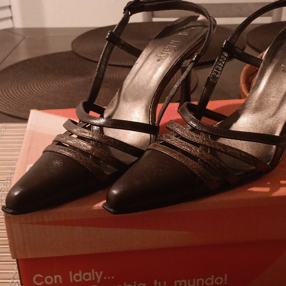 Elegant Brown Strappy Heels Size 23cm Or 6us